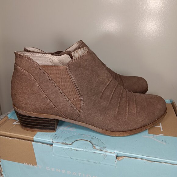 Life Stride Aurora Faux Suede Booties 8.5 - Picture 2 of 9